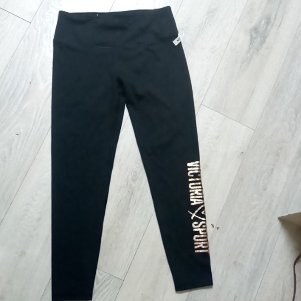 Victoria secret/sport Knockout leggings/tights/pants---LARGE---New with tags